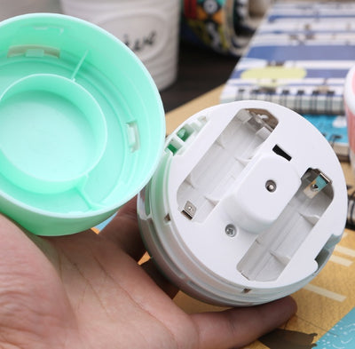 Mini vacuum cleaner